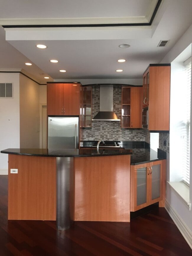 Photo - 36 S Ashland Ave Unit 303