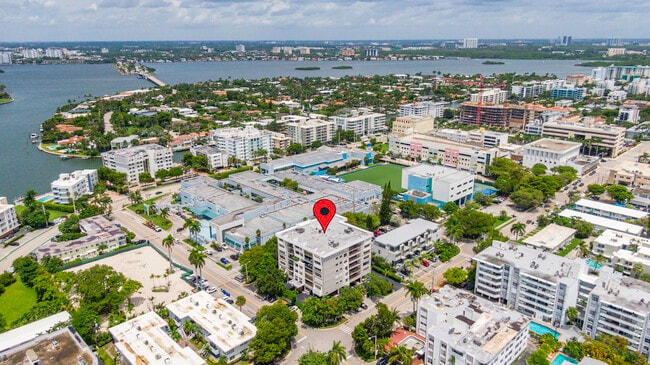 Building Photo - 9300 Bay Harbor Ter Unit Room for rent