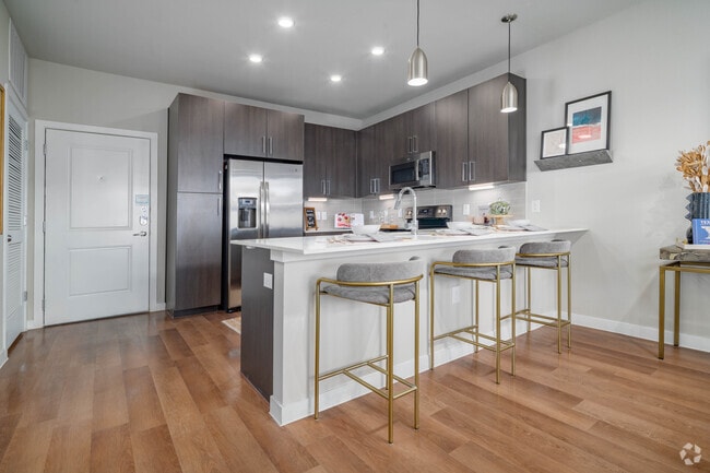 1BR, 1BA - 663SF - Kitchen - Acero