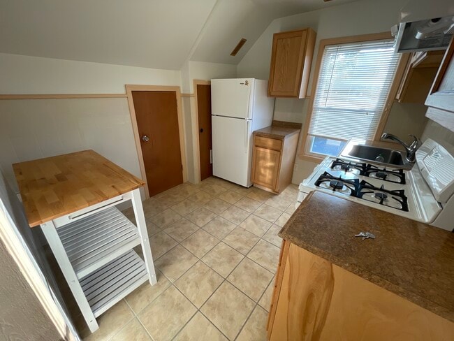 Kitchen table and chairs will be available - 2325 Reading Rd Unit 3