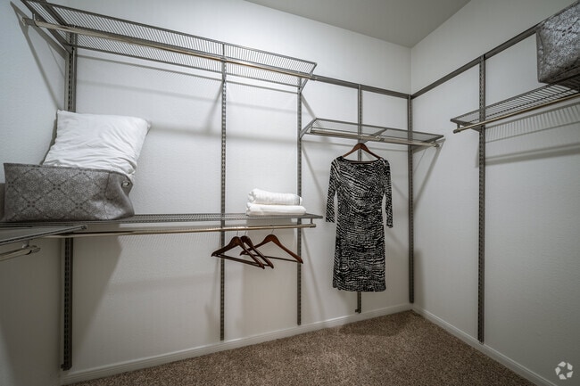 2BR, 2BA - 1,142SF
