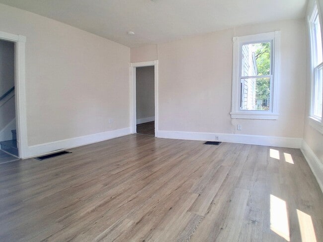 Photo - Spacious 4 Bedroom Home FOR RENT in Bridgeton NJ $2150