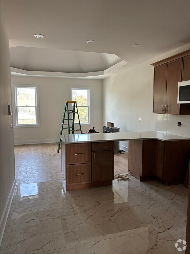 Building Photo - 802 Broadway Unit 3R Rental