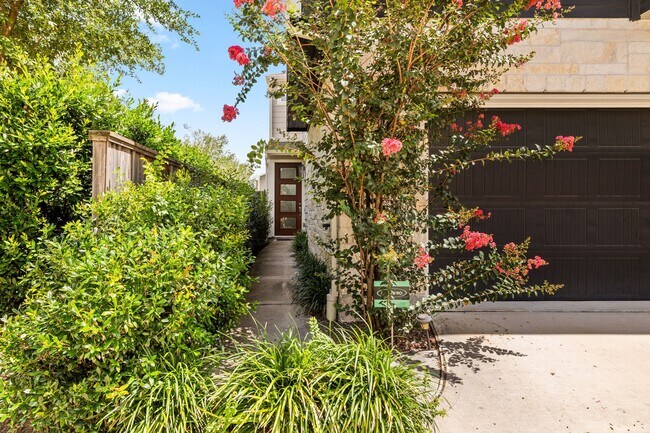 Photo - 9914 Brickhouse Dr