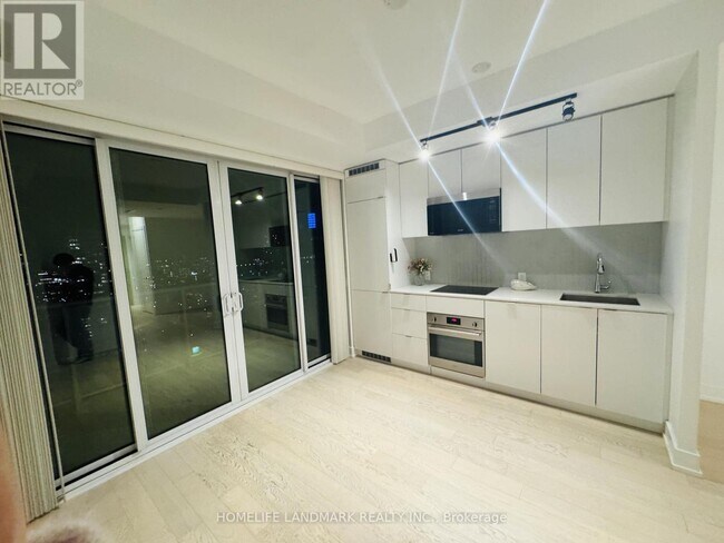Photo - 7 Grenville St Unit 3808