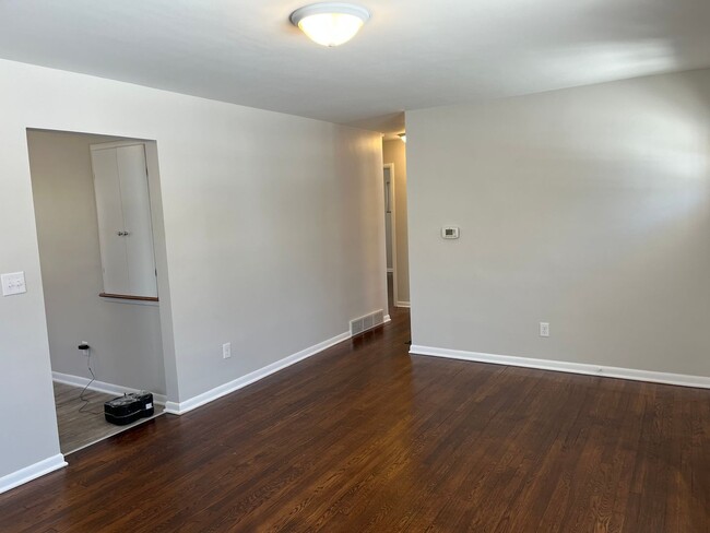 Photo - **BEAUTIFULLY REMODELED 3-BEDROOM/1.5 BATH HOUSE IN NORTH COLUMBUS!!**