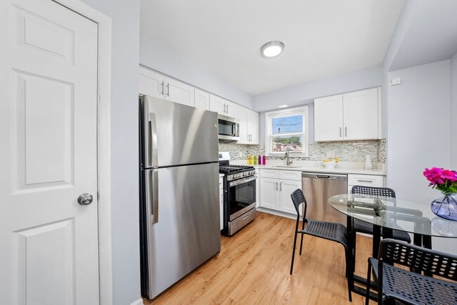 Photo - 760 Sibley Blvd