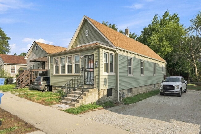 Photo - 310 E 138th St