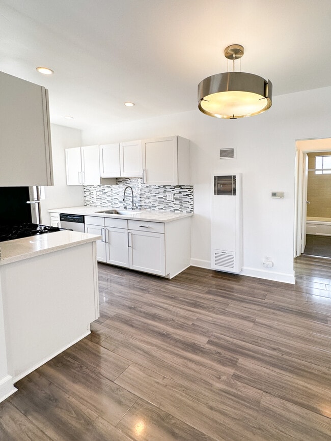 Photo - 319 Heliotrope Dr Apartment Unit 3