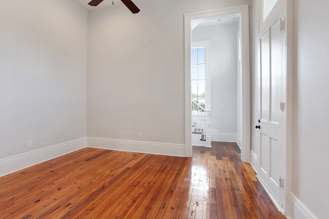 Photo - Spacious Uptown 2BR/2.5BA in Restored Mansion w/ GATED OFF STREET PARKING Unidad #3