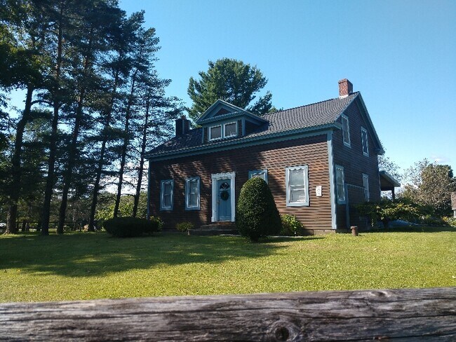 Photo - 330 Round Lake Rd House