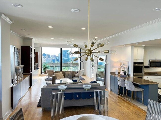 Building Photo - 1111 Hermann Dr Unit 379.2