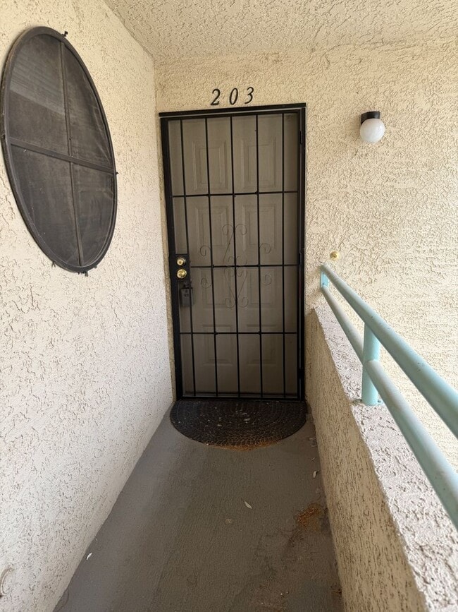 Building Photo - Freshly Painted * New Carpet * Ready For Movein Unit 203C