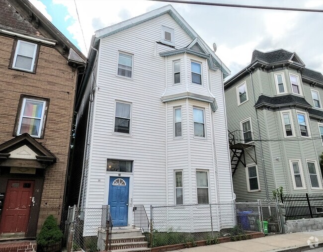 Building Photo - 20 Ashley St Unit 3 Rental