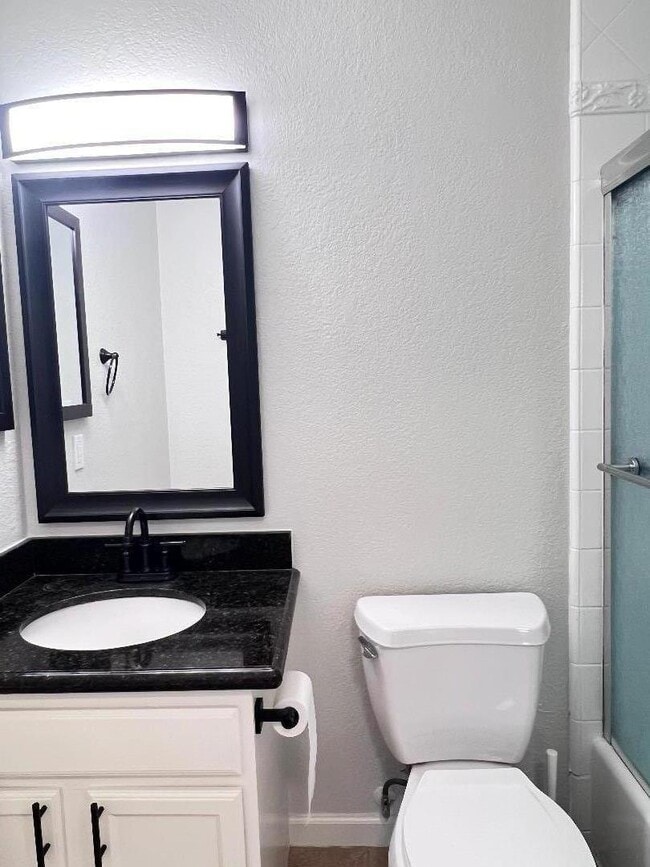 Photo - 880 E Fremont Ave