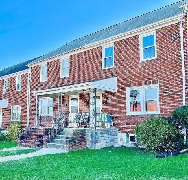 Building Photo - 4637 Wilkens Ave Unit 1