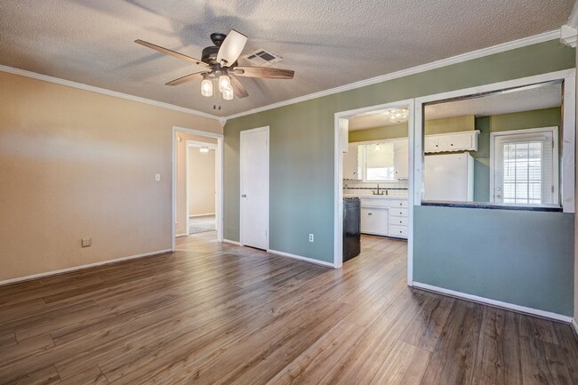 Photo - Charming 3 Bed 2 Bath  - Moore, OK