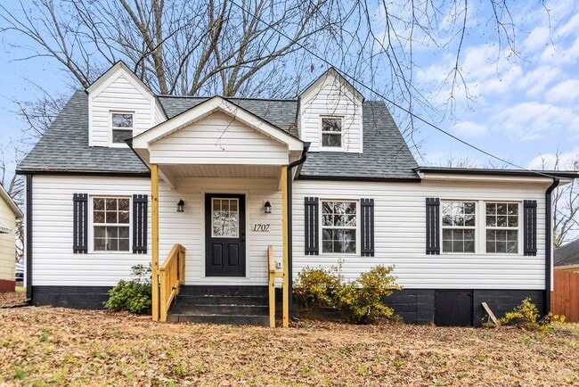 Building Photo - FULLY FURNISHED! Rental