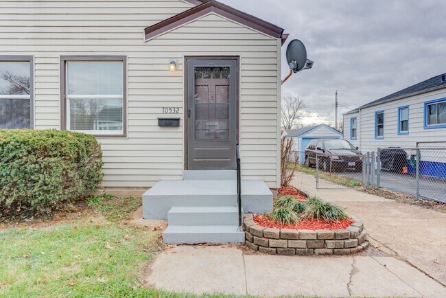 Photo - (350) 10530-32 Saint Michael Unit 10532