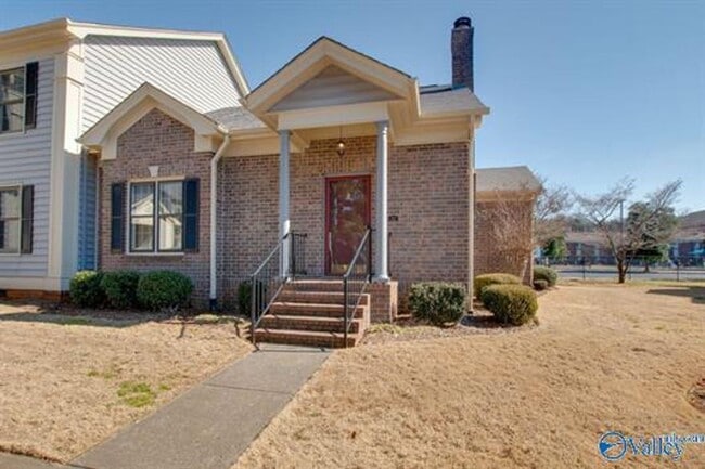 Photo - 313 Kensington Ct SW