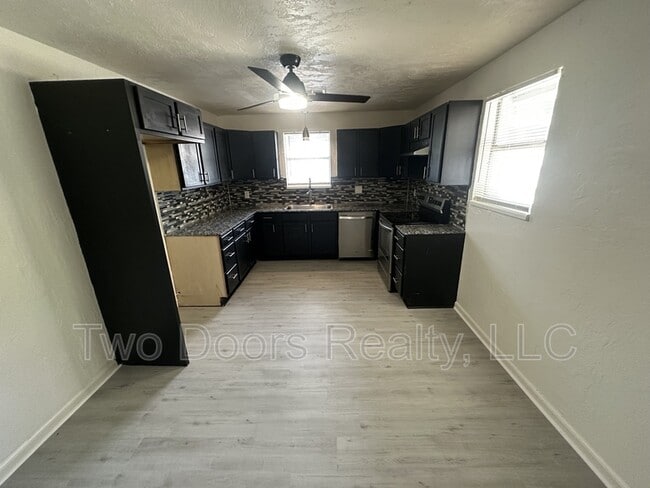 Photo - 1206 N Markwell Ave