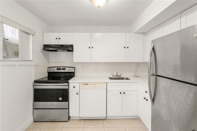 Building Photo - 4205 N University Dr Unit 205