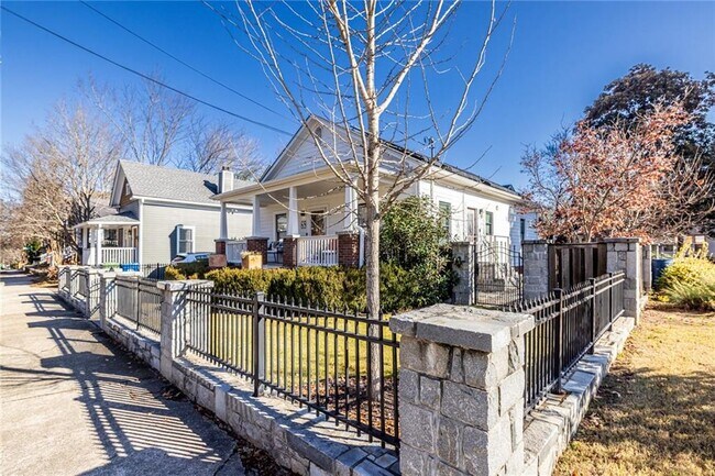 Photo - 69 Randolph St NE