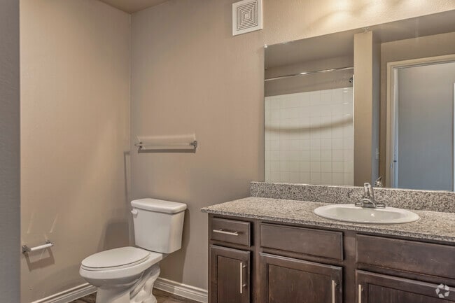 1BR, 1BA - 838 SF - Bathroom - West Ridge Villas