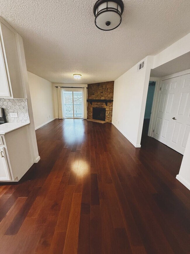 Photo - 1 Bed Condo in the heart of everything