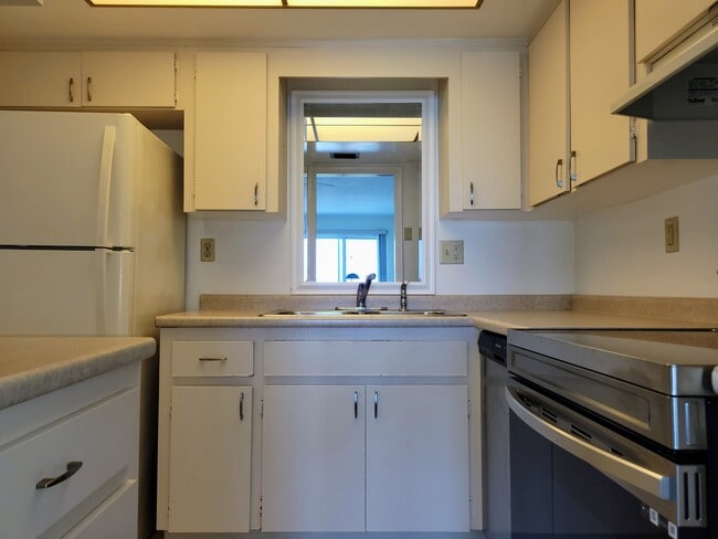 Photo - 400 64th Ave