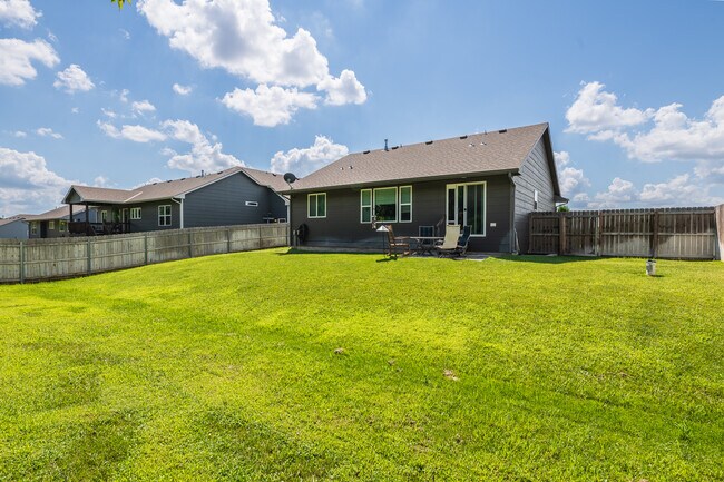 Photo - 3430 Laughlin St Casa