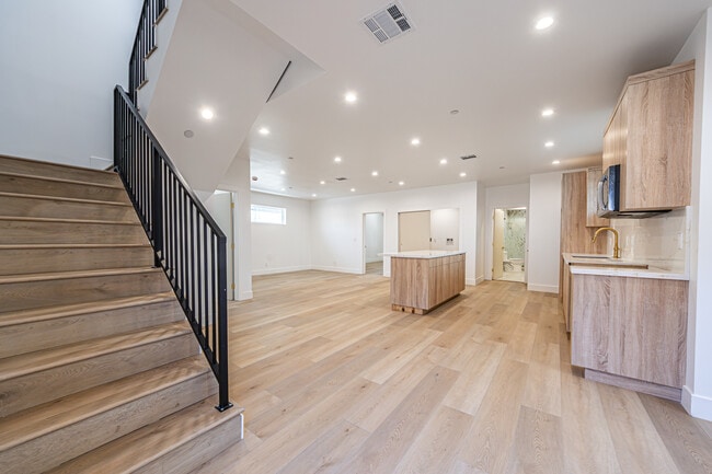 Photo - 242 N Dillon St