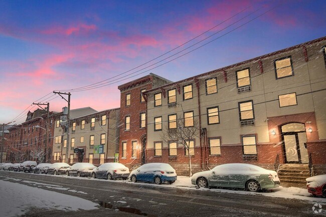 Building Photo - Oxford Village Rental