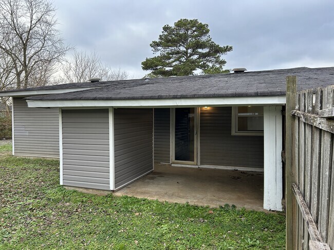 Photo - 2205 Evans Ave NW