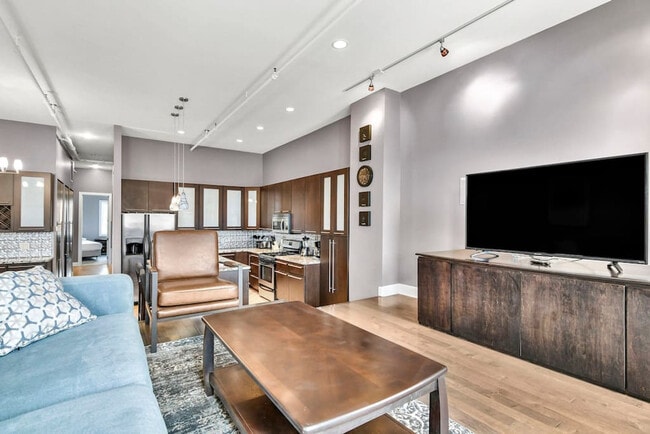 Photo - 8 S Old State Capitol Plaza Unit ID1031837P