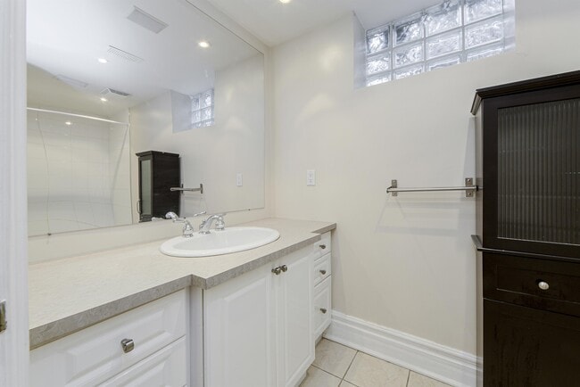 Photo - 1273 Pape Ave