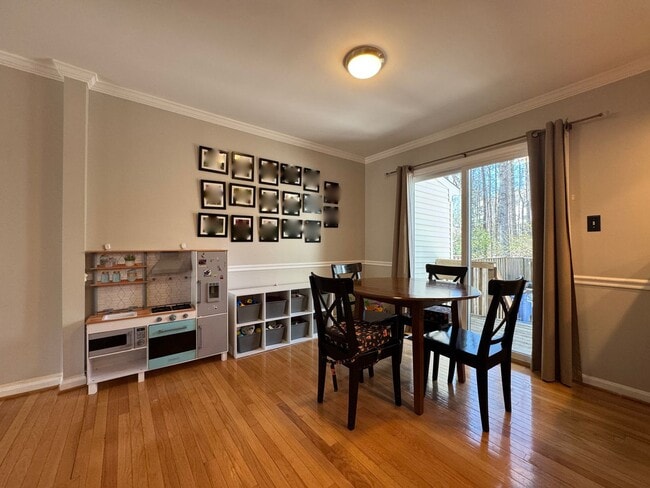 Photo - Gorgeous 3 Bed 2/2 Bath Interior Townhome In Little Rocky Run