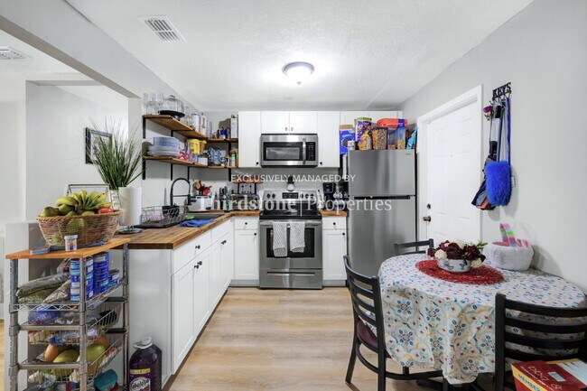 Photo - 1165 Orton St