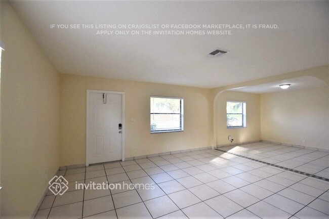 Photo - 7440 Johnson St