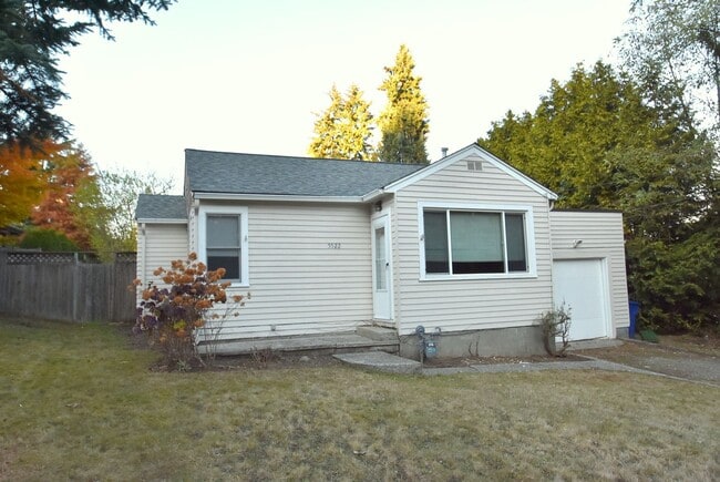 Building Photo - 2Bd/1Ba Lake Forest Park Home