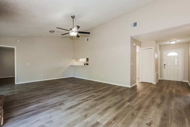 831 Sunridge Point Dr