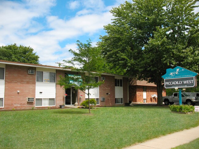 Apartments For In Toledo Oh Com Photo Piccadilly West Apartments