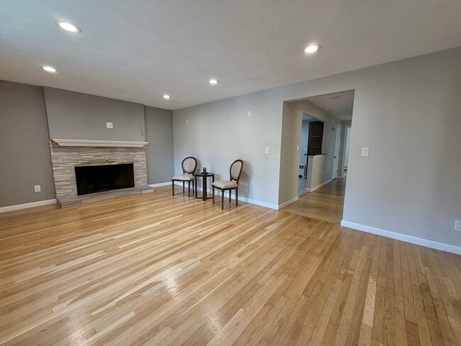 Photo - 39 Townly Rd Unit 1