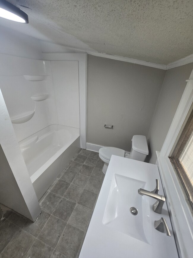 Photo - 230 Reynolds Ave