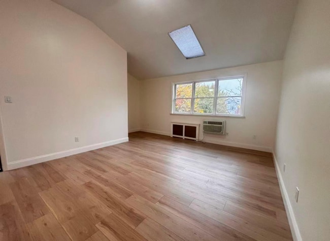 Photo - 3145 Parsons Blvd