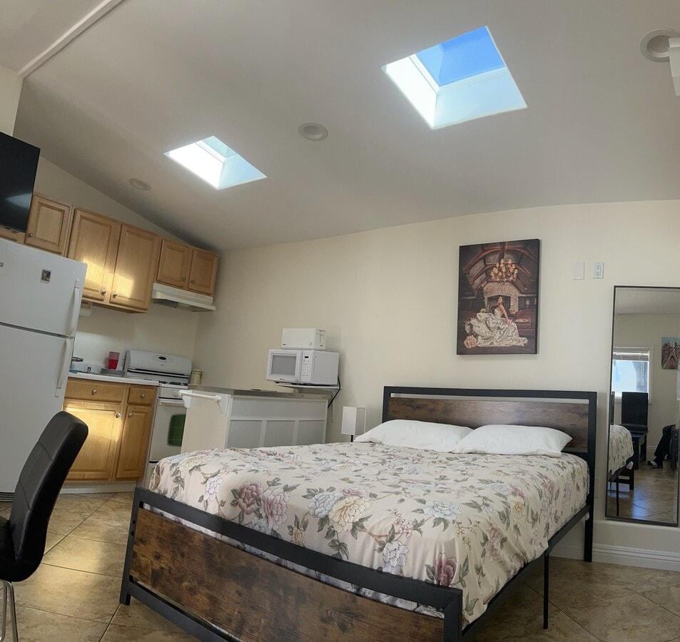 Photo - 741 W Dryden St Unit A