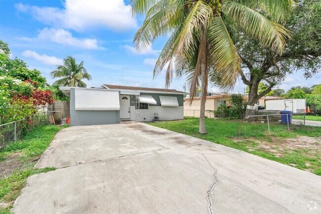 Building Photo - 6241 SW 24th St Rental