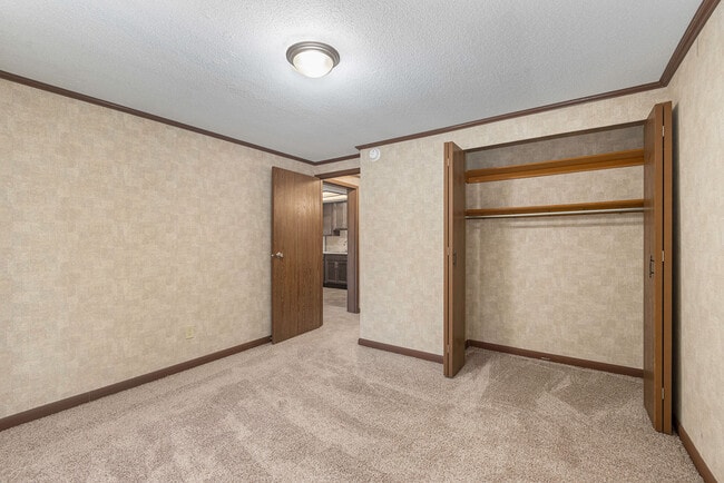Pineridge Apartments