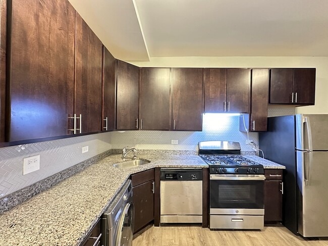 Photo - 712 W Brompton Ave Unidad G07