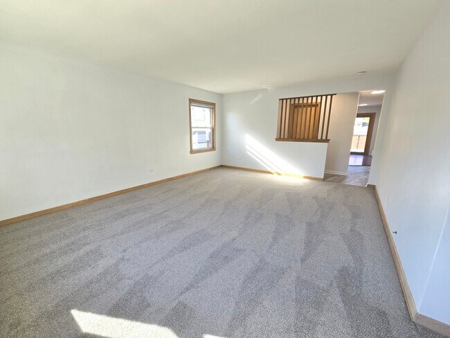 Photo - 5626 N Menard Ave Unit 2